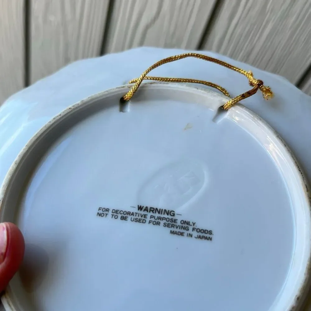 VTG Currier & Ives Autumn & Winter Plates 7.25” Gold Trim Wall Decor Set of 2